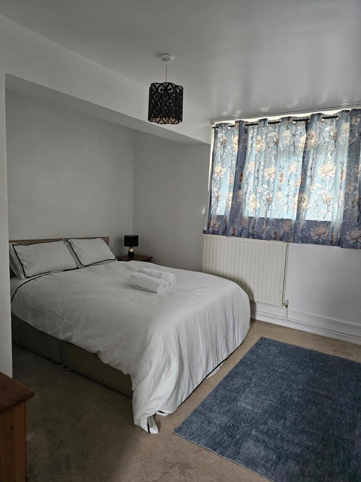 Holiday Apartment Londra Esterno foto